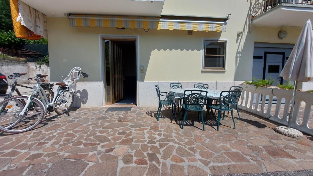 Narcisa Patio Apartment Бардолино Екстериор снимка