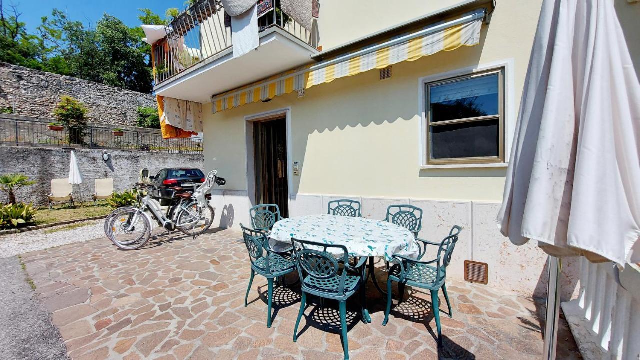 Narcisa Patio Apartment Бардолино Екстериор снимка